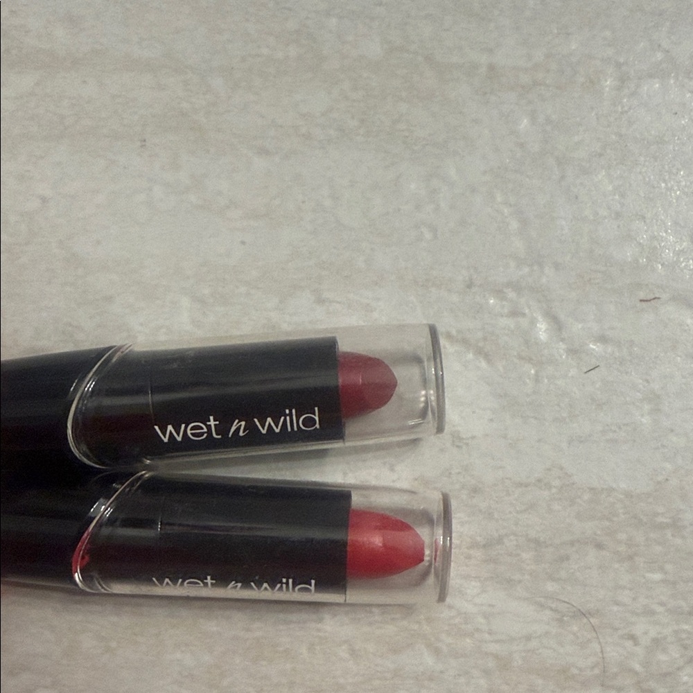wet n wild Lipstick Trio – Berry Mauve & Classic Red